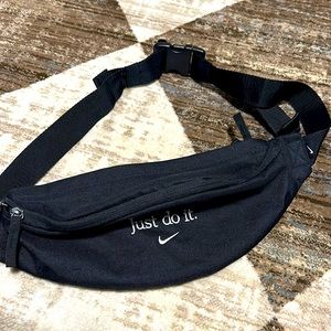 Nike Fanny Pack Crossbody Belt Bag Black